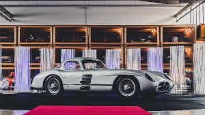 , Le coupé Mercedes-Benz 1955 se vend 114 M £aux enchères