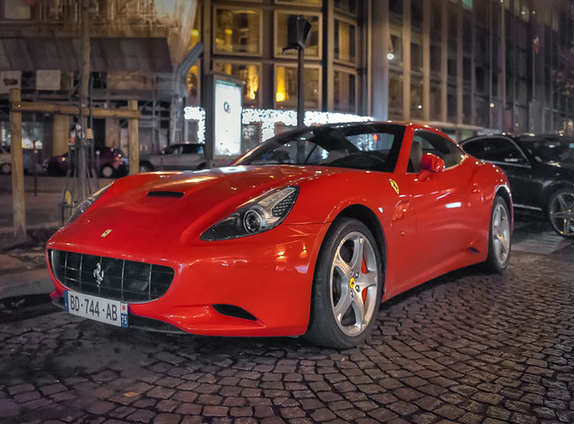, Sur le web  : Ferrari se prépare à rugir dans l’électrique