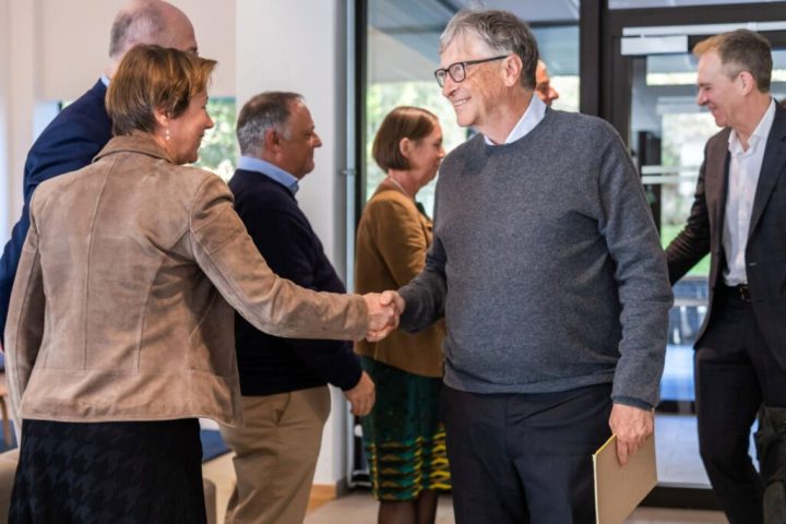, Editorial tout frais  : Bill Gates donne sa fortune, Lynk &amp; Co 01 et fantasme robotique